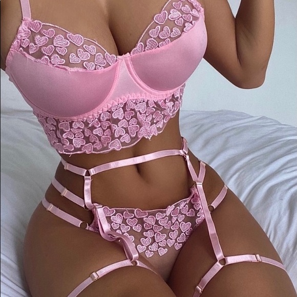 ❤️ NEW GiGi Set - Picture 3 of 12